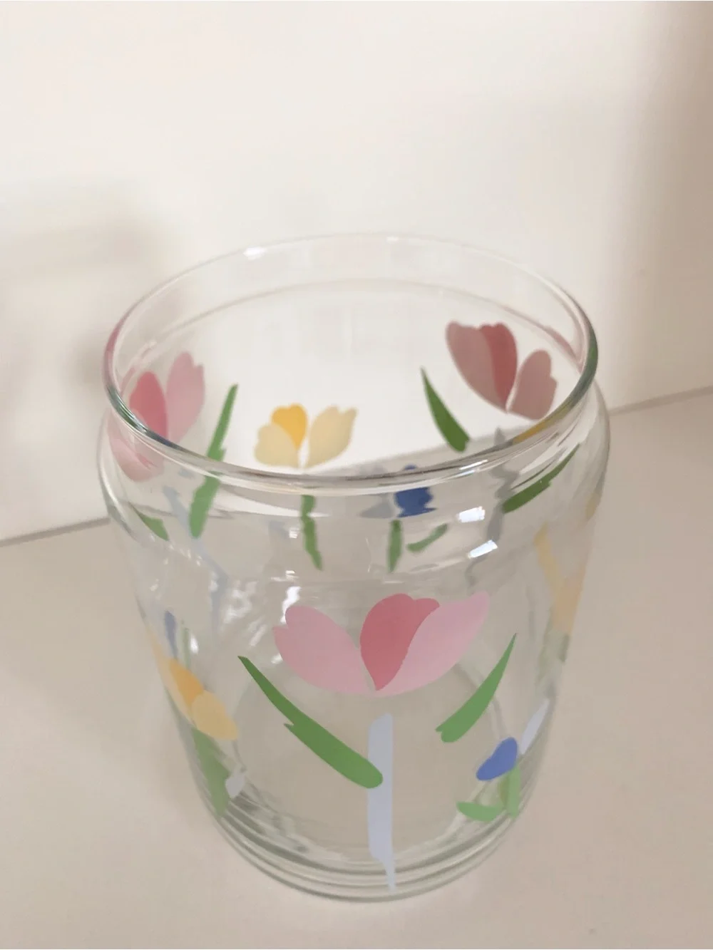 Hold Vintage glass tulip vase